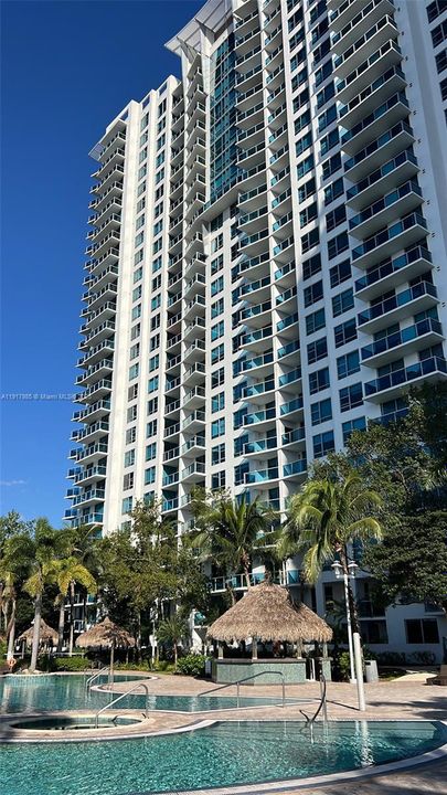 En Venta: $279,900 (1 camas, 2 baños, 954 Pies cuadrados)