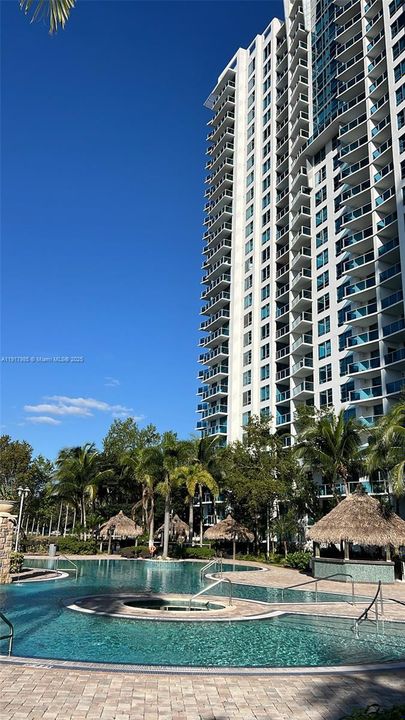 En Venta: $279,900 (1 camas, 2 baños, 954 Pies cuadrados)