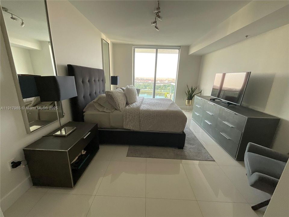 En Venta: $279,900 (1 camas, 2 baños, 954 Pies cuadrados)