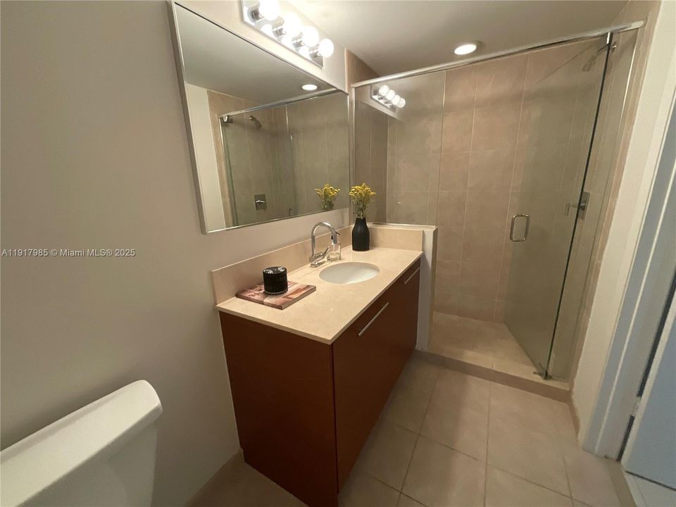 En Venta: $279,900 (1 camas, 2 baños, 954 Pies cuadrados)