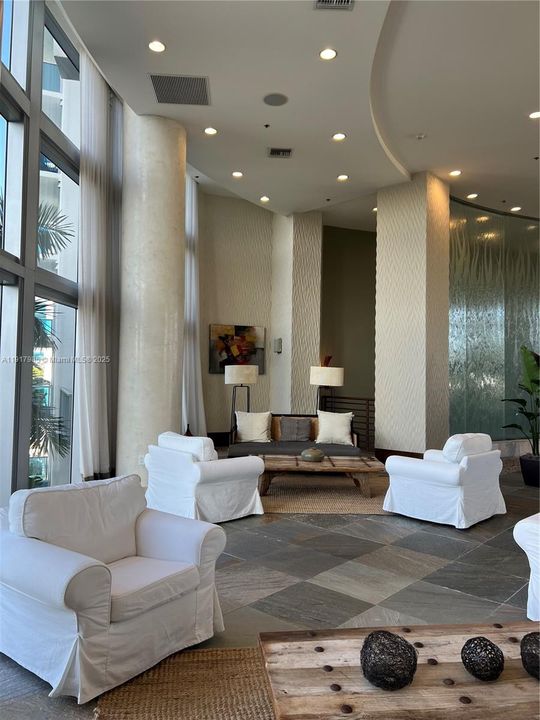 En Venta: $279,900 (1 camas, 2 baños, 954 Pies cuadrados)