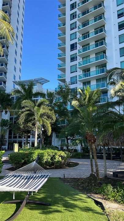 En Venta: $279,900 (1 camas, 2 baños, 954 Pies cuadrados)