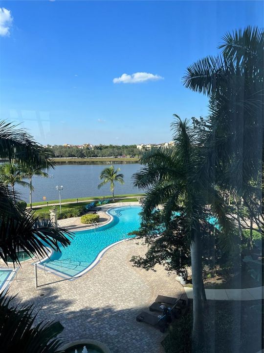 En Venta: $279,900 (1 camas, 2 baños, 954 Pies cuadrados)