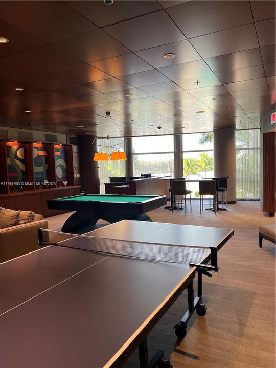 En Venta: $279,900 (1 camas, 2 baños, 954 Pies cuadrados)