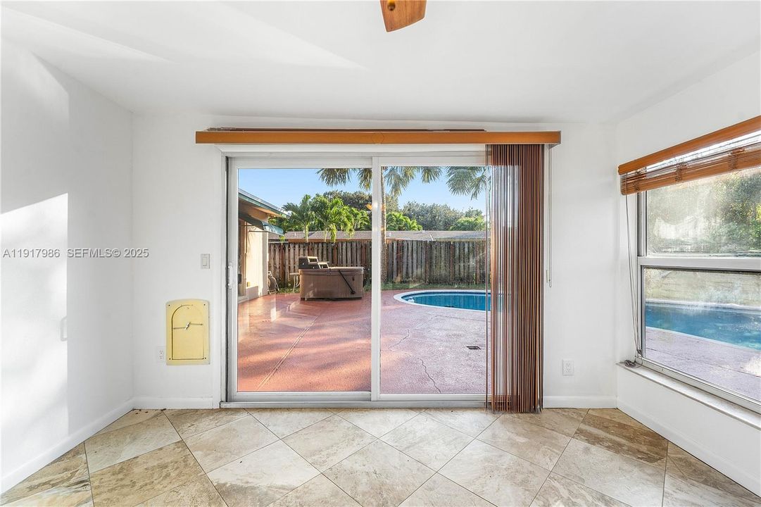 待售: $530,000 (3 贝兹, 2 浴室, 1612 平方英尺)