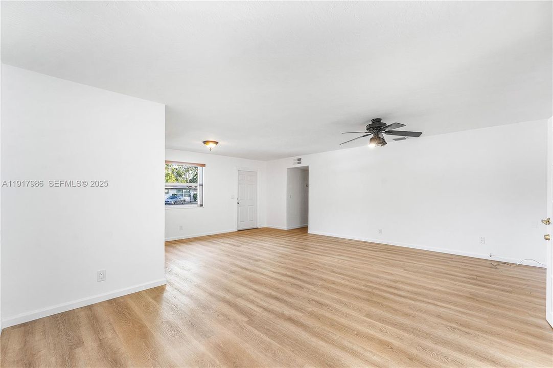 待售: $530,000 (3 贝兹, 2 浴室, 1612 平方英尺)