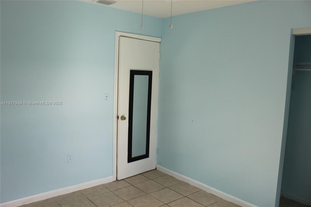 На продажу: $335,000 (2 спален, 1 ванн, 624 Квадратных фут)