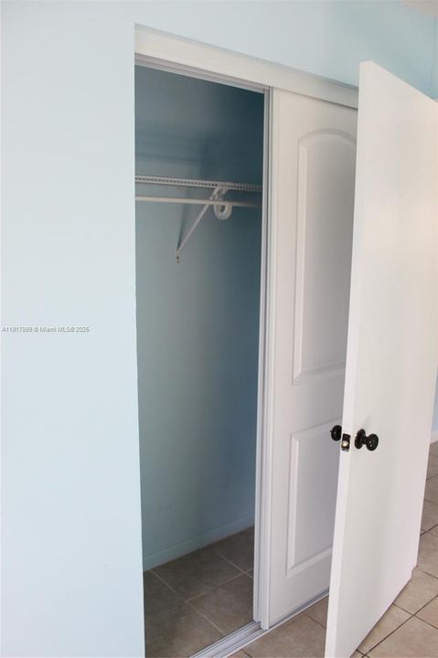 На продажу: $335,000 (2 спален, 1 ванн, 624 Квадратных фут)