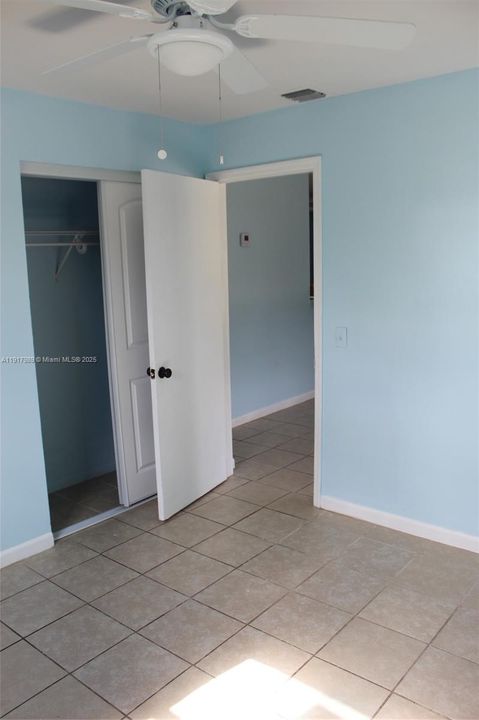 На продажу: $335,000 (2 спален, 1 ванн, 624 Квадратных фут)