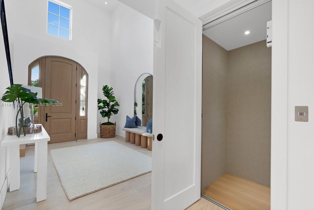 En Venta: $13,450,000 (4 camas, 4 baños, 4200 Pies cuadrados)