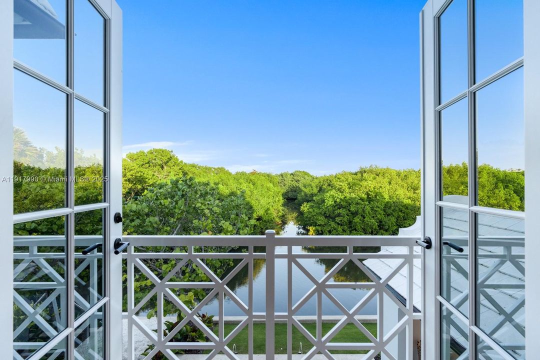 En Venta: $13,450,000 (4 camas, 4 baños, 4200 Pies cuadrados)