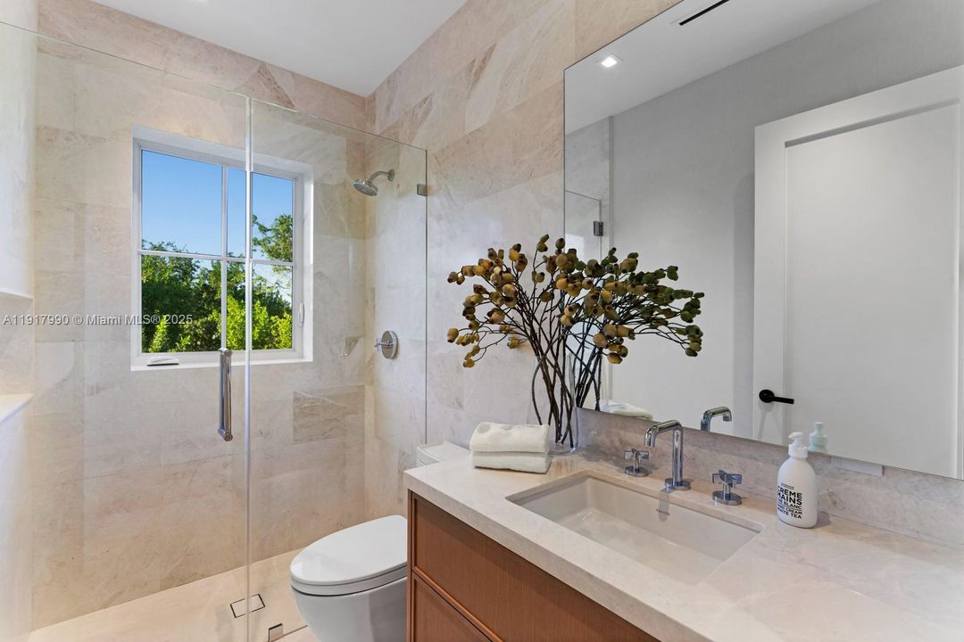 En Venta: $13,450,000 (4 camas, 4 baños, 4200 Pies cuadrados)