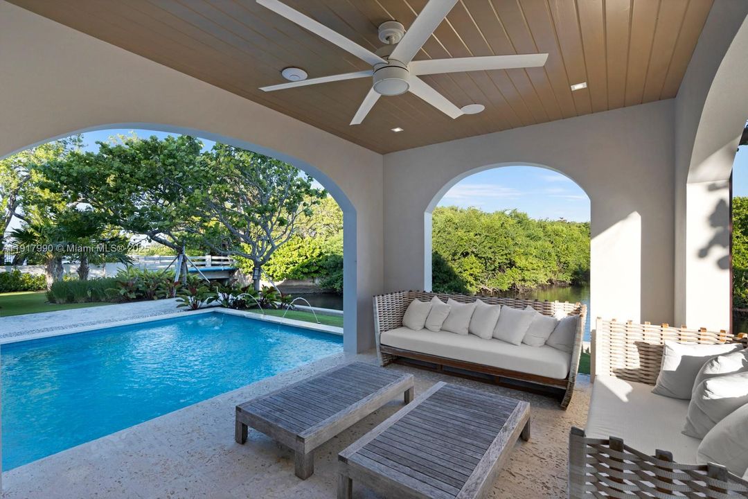 En Venta: $13,450,000 (4 camas, 4 baños, 4200 Pies cuadrados)