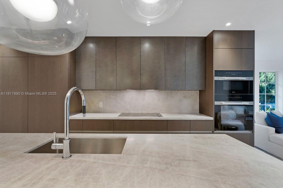 En Venta: $13,450,000 (4 camas, 4 baños, 4200 Pies cuadrados)