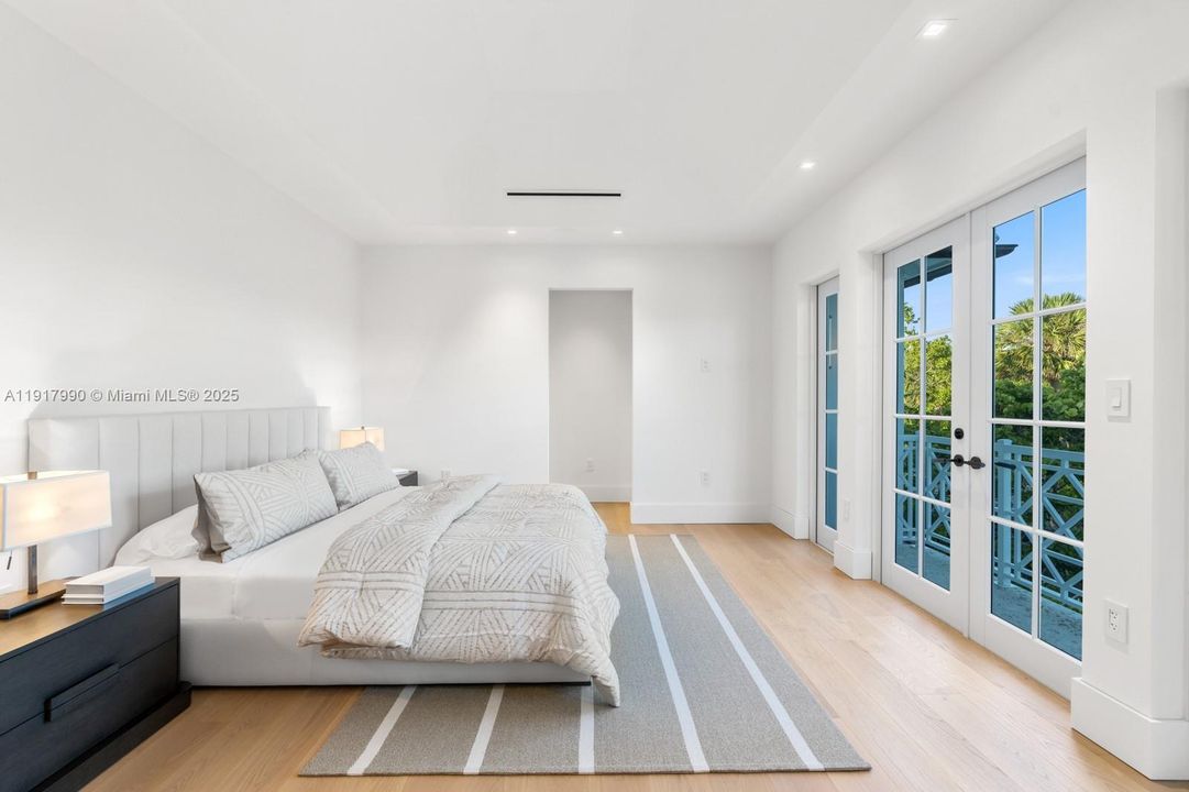 En Venta: $13,450,000 (4 camas, 4 baños, 4200 Pies cuadrados)