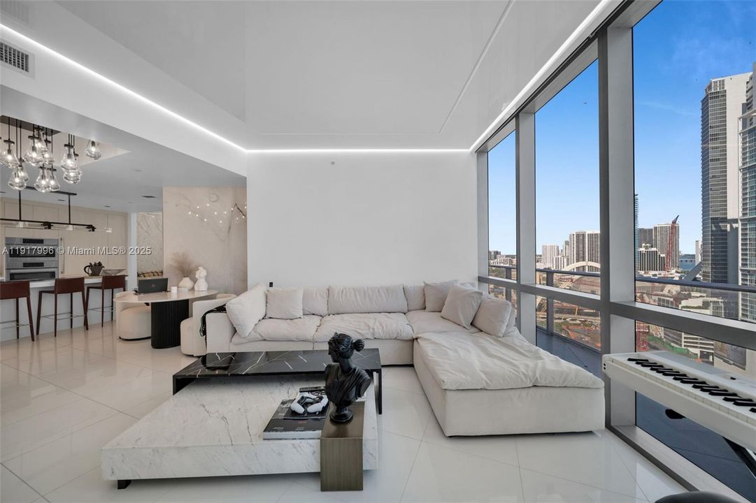 For Sale: $1,400,000 (2 beds, 3 baths, 1560 Square Feet)