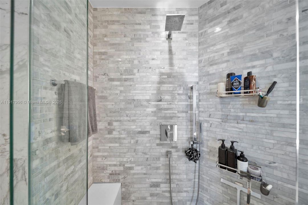 For Sale: $1,400,000 (2 beds, 3 baths, 1560 Square Feet)