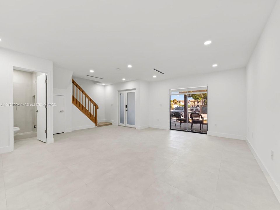 En Venta: $495,000 (3 camas, 2 baños, 1590 Pies cuadrados)