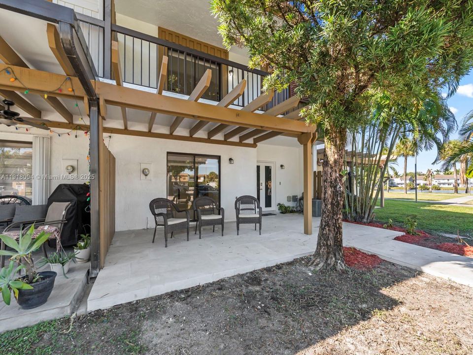 En Venta: $495,000 (3 camas, 2 baños, 1590 Pies cuadrados)