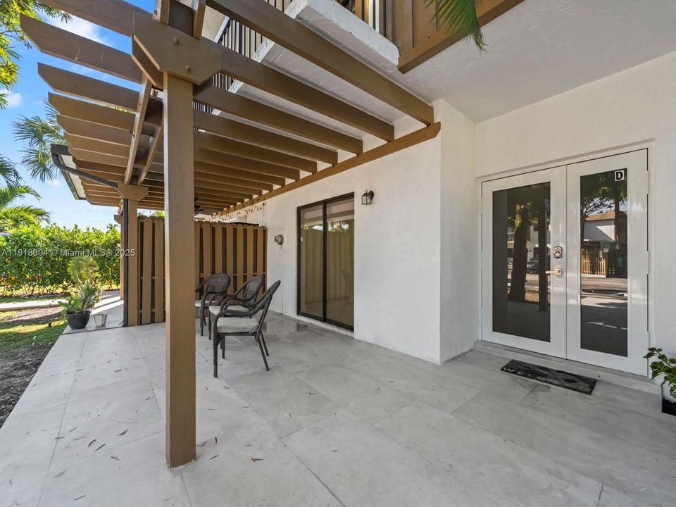 En Venta: $495,000 (3 camas, 2 baños, 1590 Pies cuadrados)