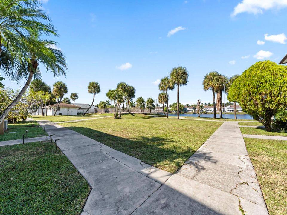 En Venta: $495,000 (3 camas, 2 baños, 1590 Pies cuadrados)