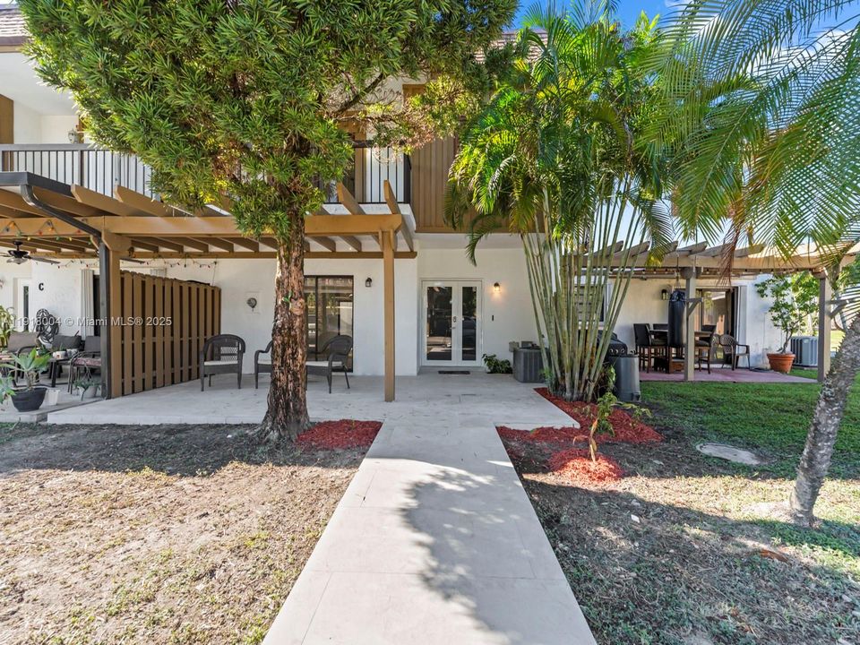 En Venta: $495,000 (3 camas, 2 baños, 1590 Pies cuadrados)