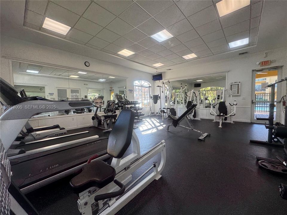 出租: $2,600 (2 贝兹, 2 浴室, 910 平方英尺)