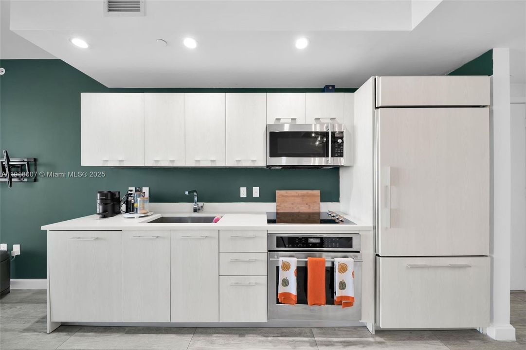 待售: $599,000 (1 贝兹, 1 浴室, 738 平方英尺)