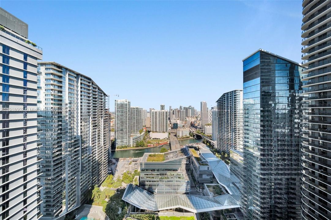 待售: $599,000 (1 贝兹, 1 浴室, 738 平方英尺)