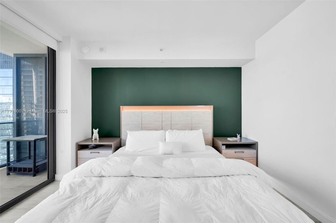 待售: $599,000 (1 贝兹, 1 浴室, 738 平方英尺)