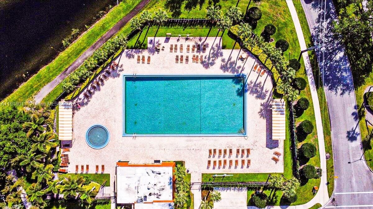 В аренду: $1,790 (2 спален, 2 ванн, 1236 Квадратных фут)