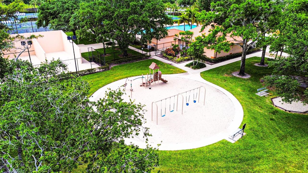 В аренду: $1,790 (2 спален, 2 ванн, 1236 Квадратных фут)