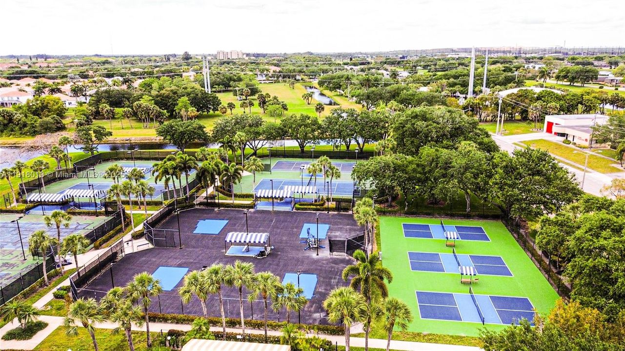 В аренду: $1,790 (2 спален, 2 ванн, 1236 Квадратных фут)