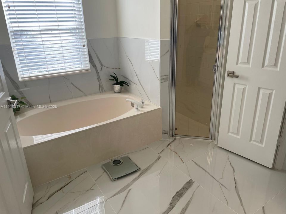 For Rent: $4,300 (3 beds, 2 baths, 2076 Square Feet)