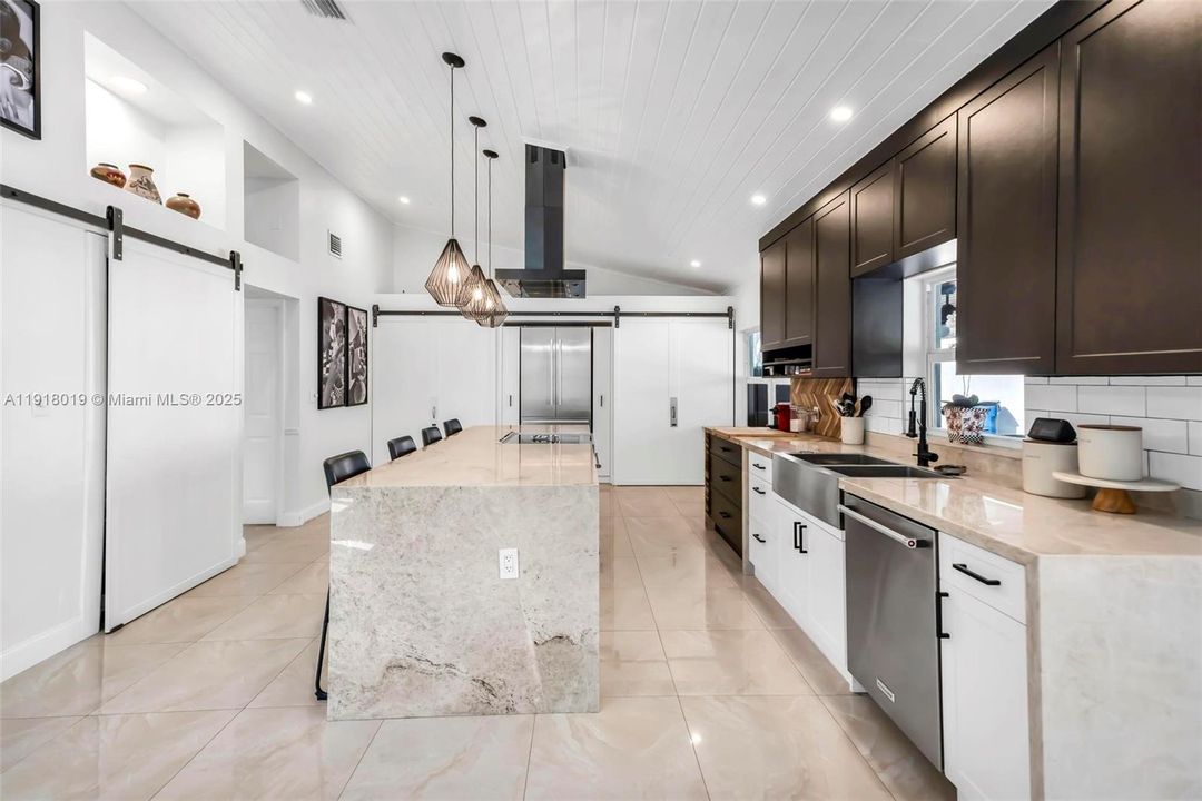 待售: $950,000 (4 贝兹, 3 浴室, 2109 平方英尺)