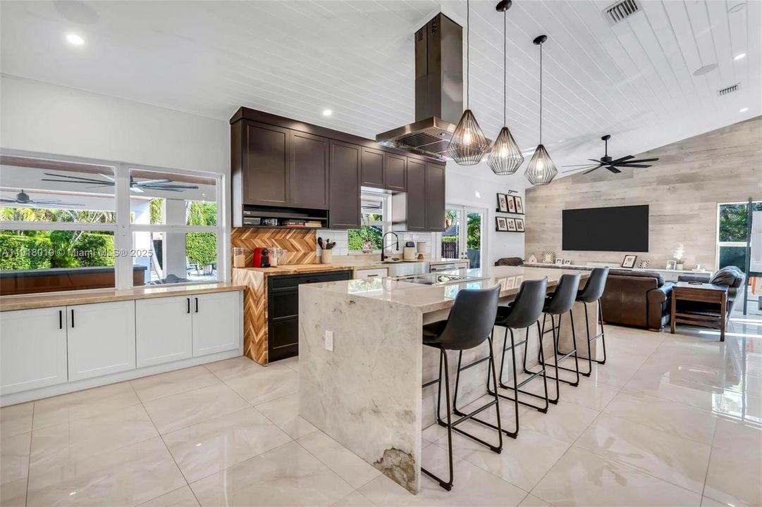 待售: $950,000 (4 贝兹, 3 浴室, 2109 平方英尺)