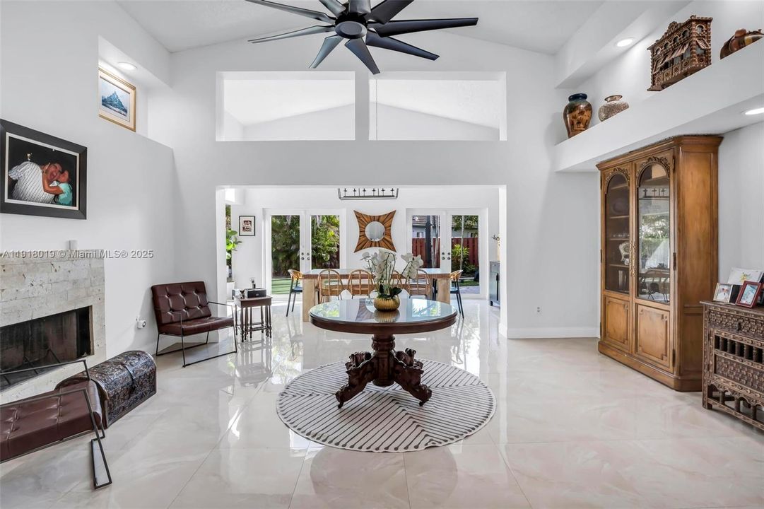 待售: $950,000 (4 贝兹, 3 浴室, 2109 平方英尺)