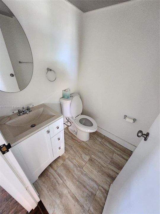 На продажу: $79,000 (1 спален, 1 ванн, 720 Квадратных фут)