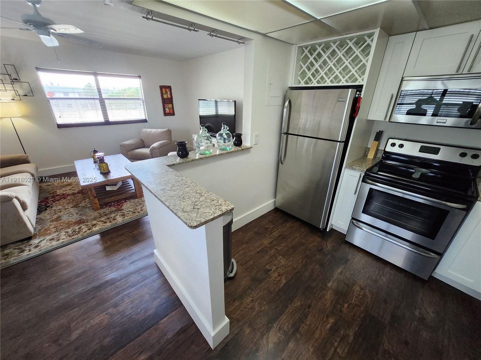 На продажу: $79,000 (1 спален, 1 ванн, 720 Квадратных фут)