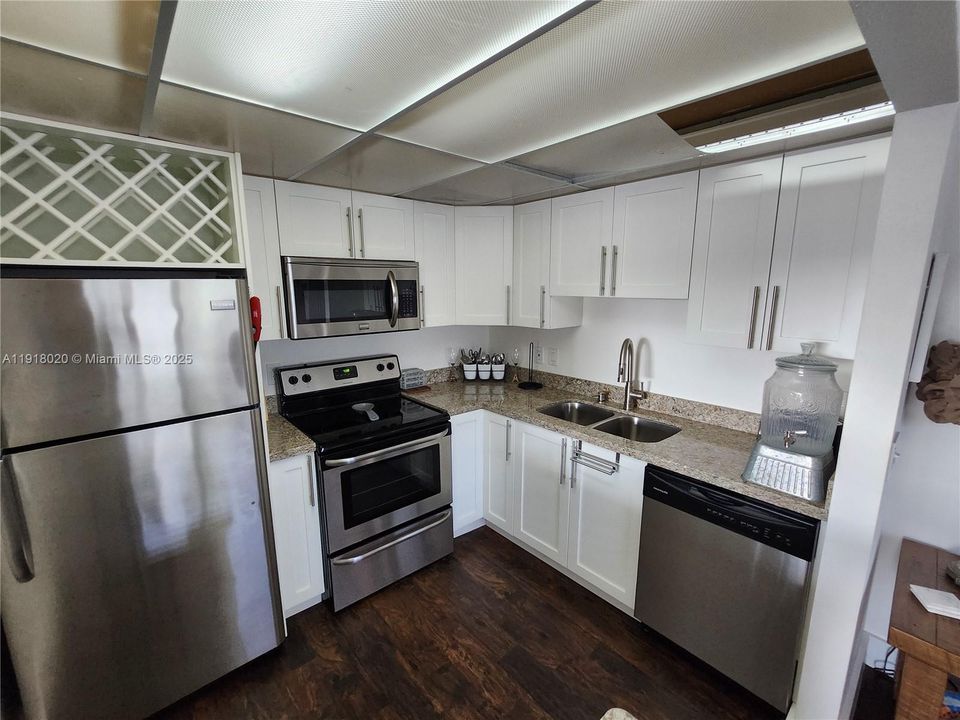 На продажу: $79,000 (1 спален, 1 ванн, 720 Квадратных фут)