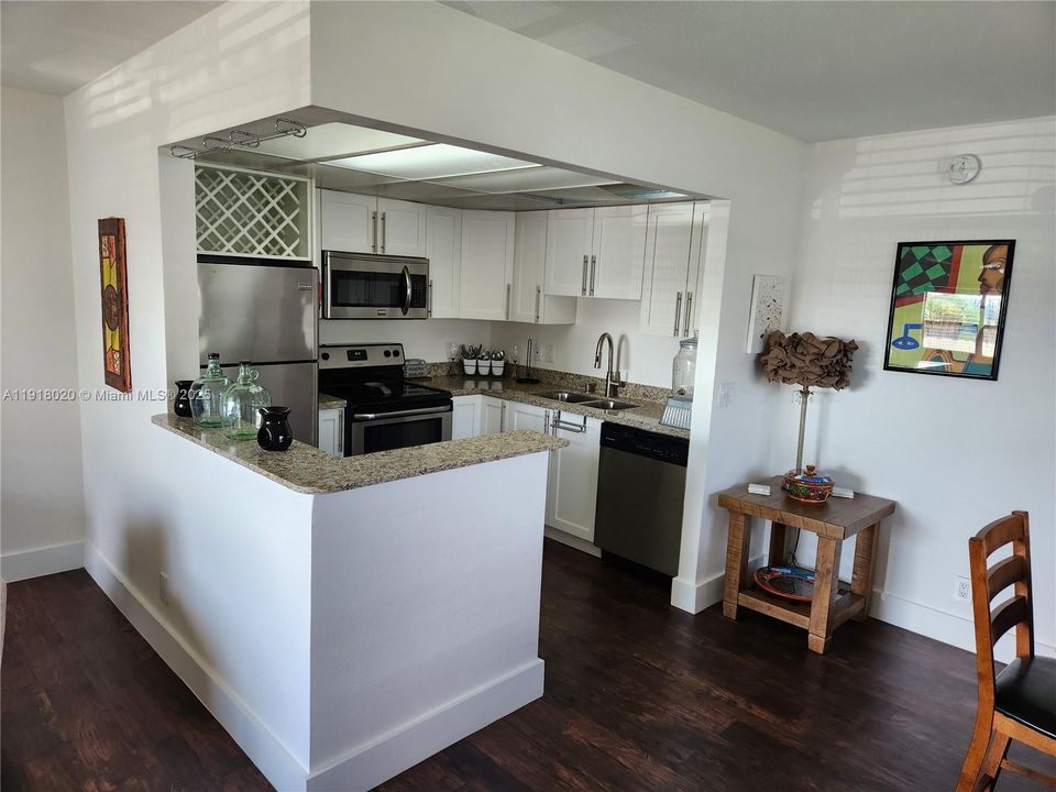 На продажу: $79,000 (1 спален, 1 ванн, 720 Квадратных фут)