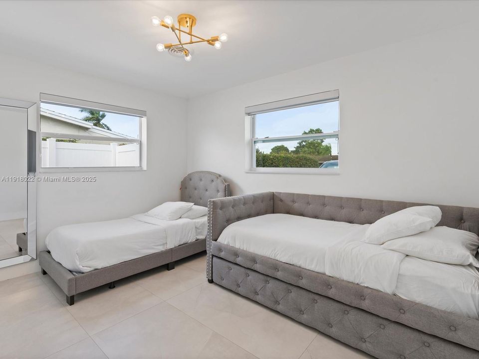 待售: $624,900 (0 贝兹, 0 浴室, 1359 平方英尺)