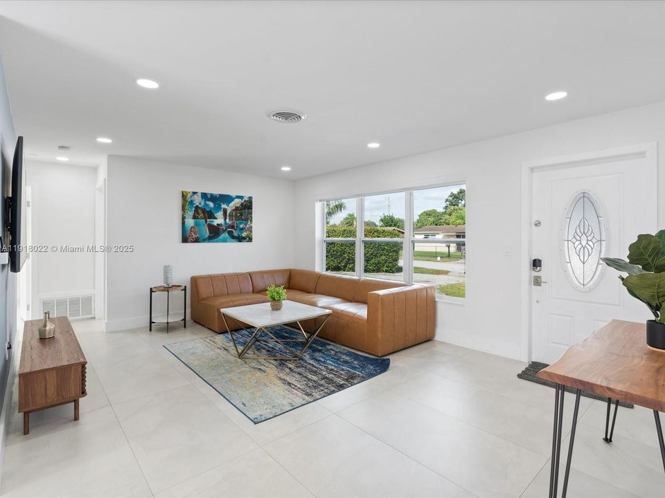 待售: $624,900 (0 贝兹, 0 浴室, 1359 平方英尺)