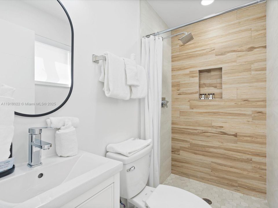 待售: $624,900 (0 贝兹, 0 浴室, 1359 平方英尺)