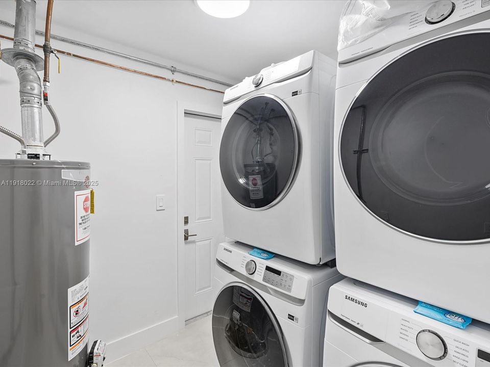 待售: $624,900 (0 贝兹, 0 浴室, 1359 平方英尺)