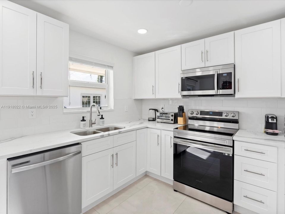 待售: $624,900 (0 贝兹, 0 浴室, 1359 平方英尺)