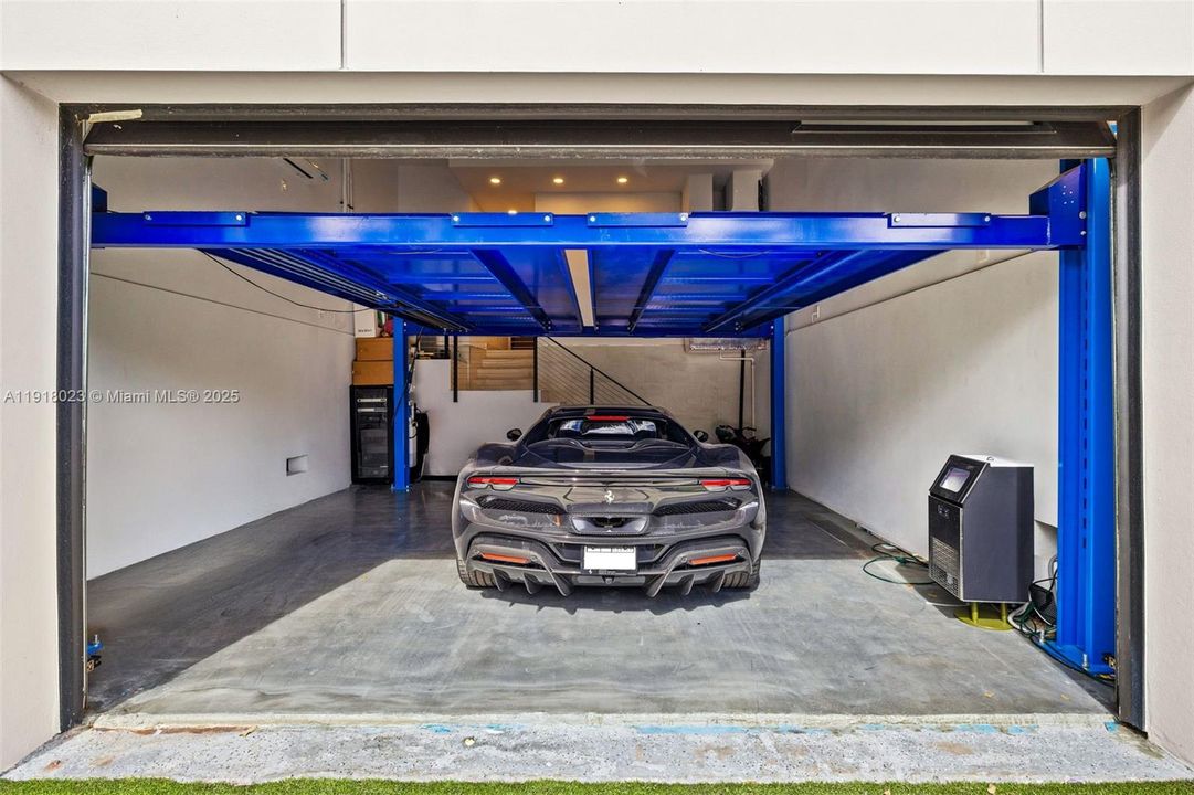 En Venta: $9,990,000 (5 camas, 5 baños, 5661 Pies cuadrados)