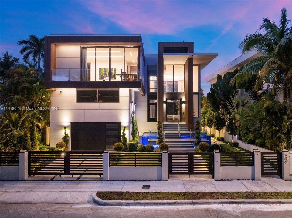 En Venta: $9,990,000 (5 camas, 5 baños, 5661 Pies cuadrados)