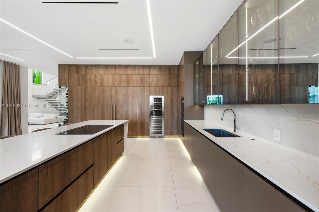 En Venta: $9,990,000 (5 camas, 5 baños, 5661 Pies cuadrados)