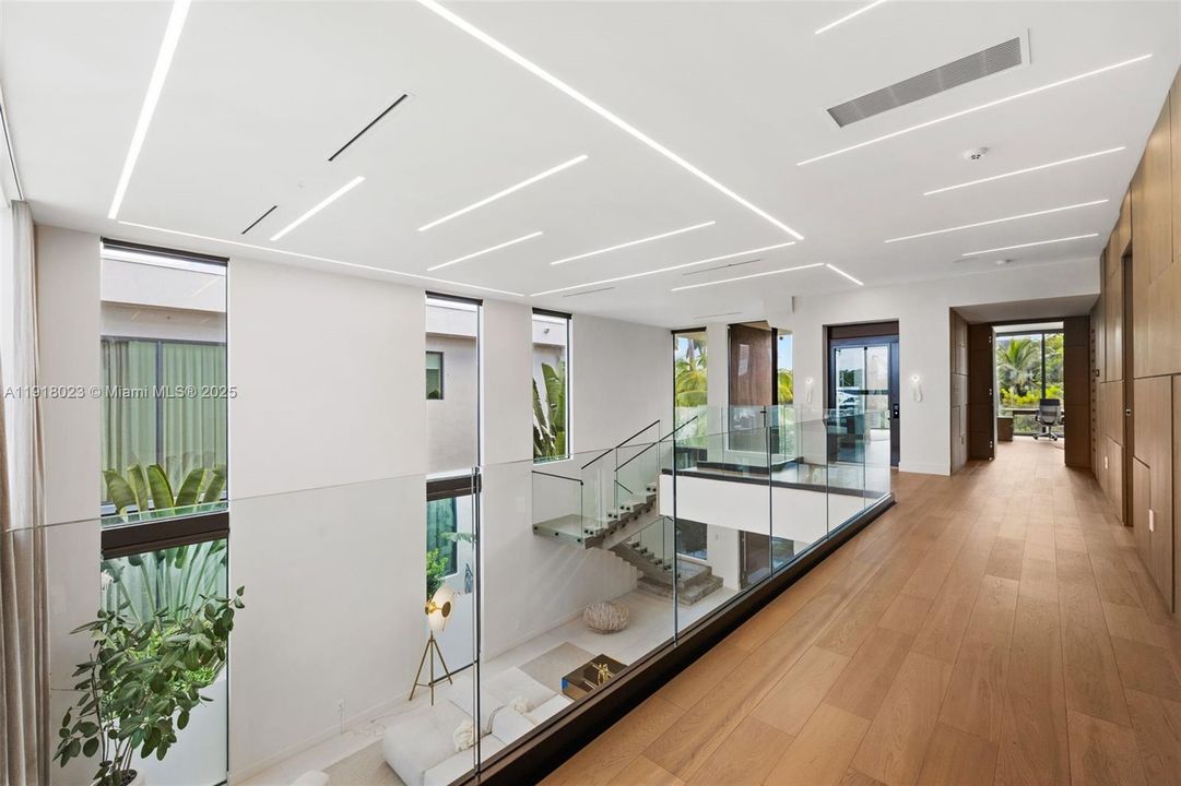 En Venta: $9,990,000 (5 camas, 5 baños, 5661 Pies cuadrados)